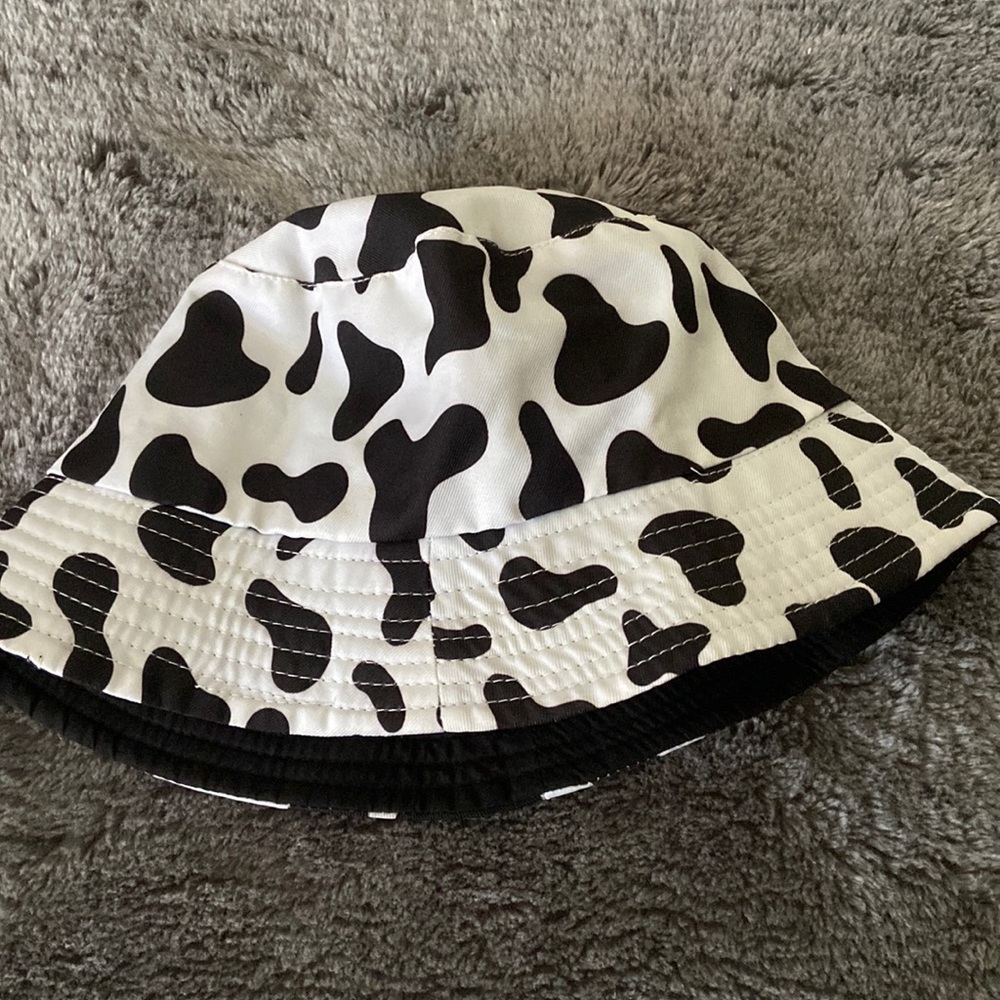 Cow print reversible bucket hat - one size